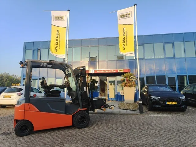 Vollebregt Vorkheftrucks 11680