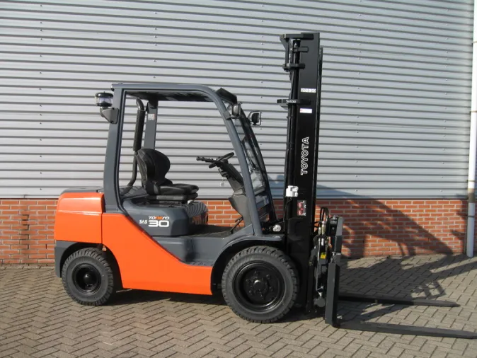 Vollebregt Vorkheftrucks 11680