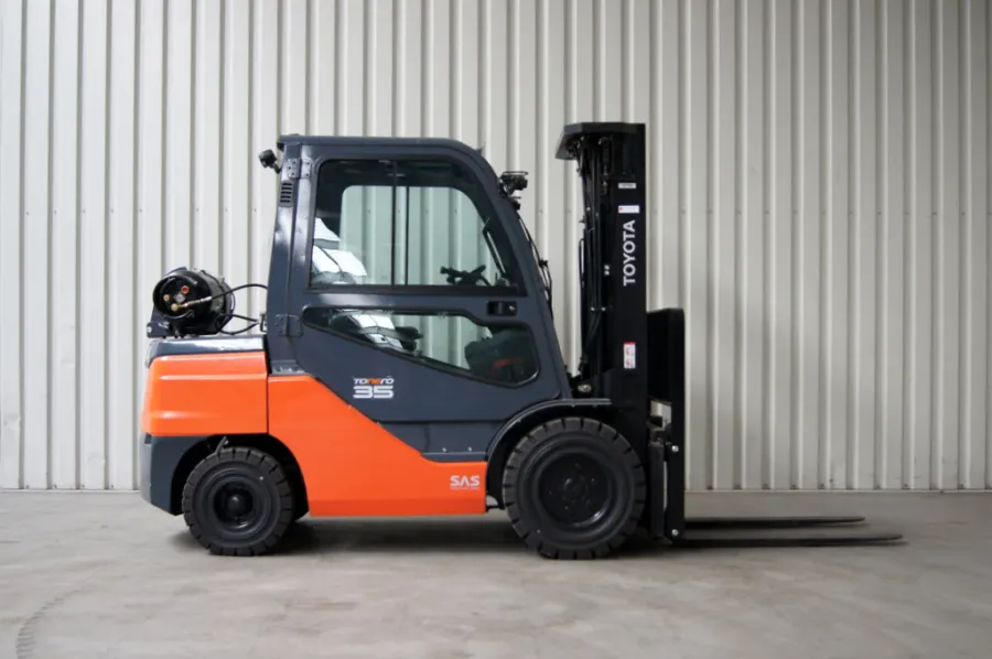 Toyota - 02-8FGJF 35