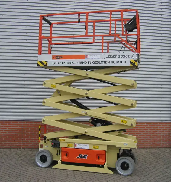 JLG - 2032ES