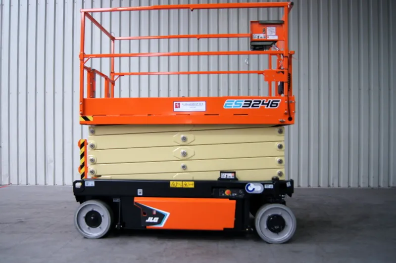 JLG - 3246ES